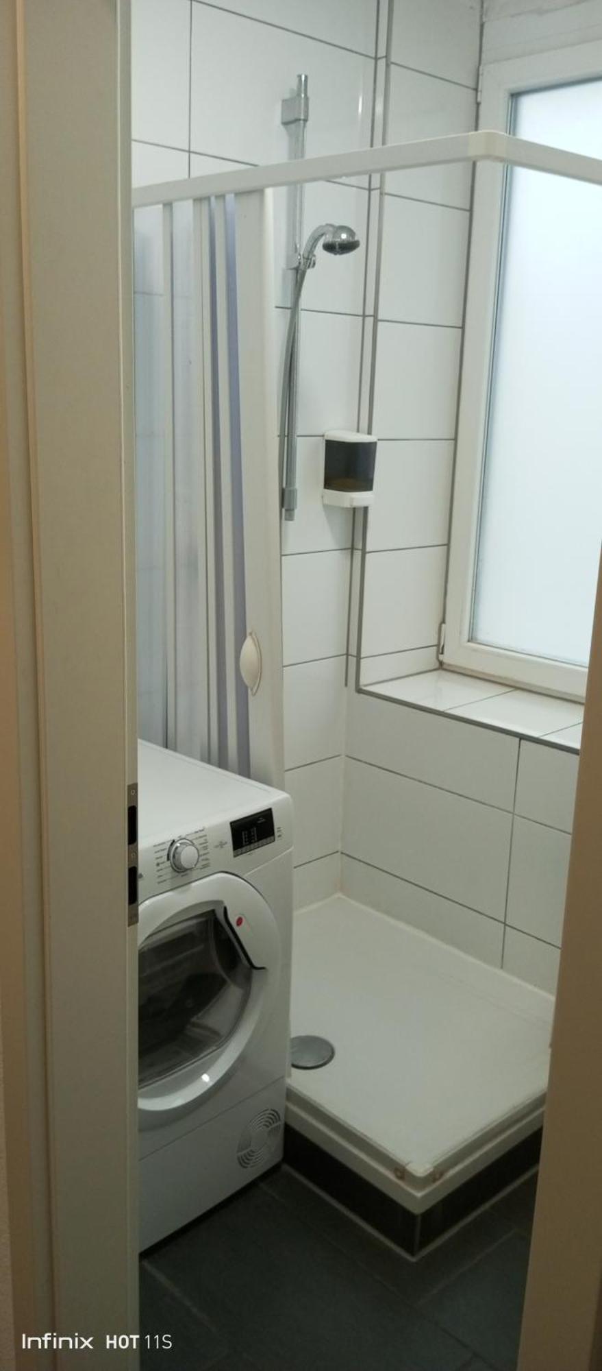 Gemuetliches Lisa Zimmer Mit Gemeinschaftskueche Heilbronn Zentrum Extérieur photo